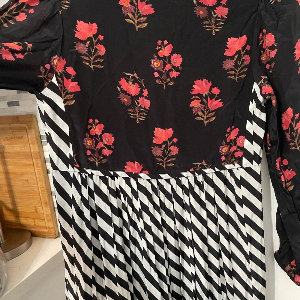 Anthropologie Nikasha Black red floral contrast Stripes Maxi Long
Sleeve dress - Picture 13 of 14